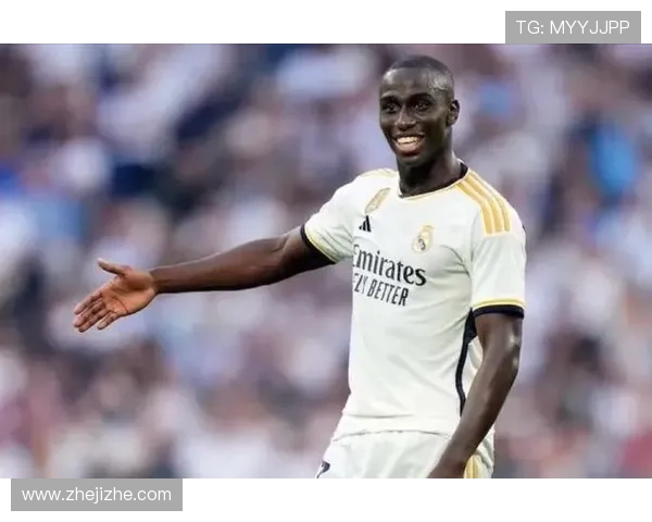 费兰门迪亮相皇马拜仁赛前最后训练 费兰门迪亮相皇马拜仁赛前最后训练